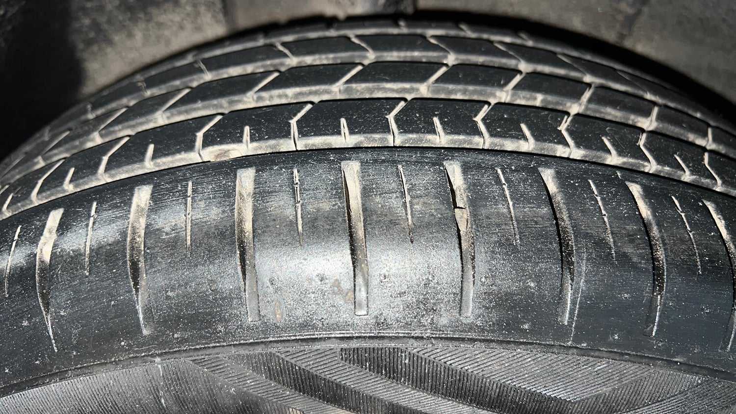Used 2024 Tata Altroz XZ iCNG Cng Manual tyres RIGHT REAR TYRE TREAD VIEW