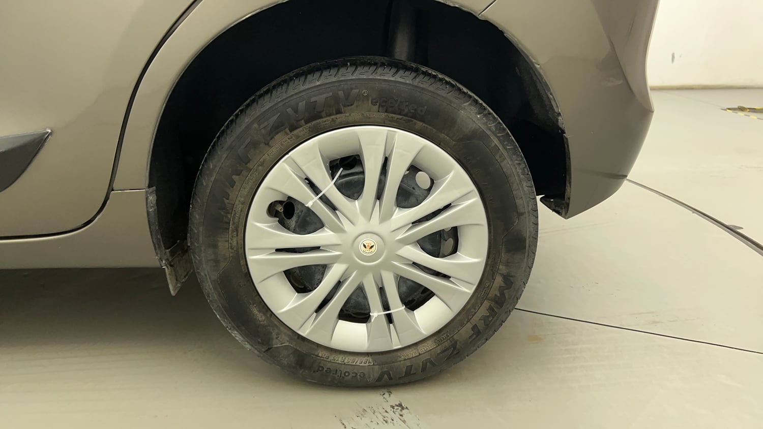 Used 2020 Maruti Suzuki Baleno Delta Petrol Manual tyres LEFT REAR TYRE RIM VIEW