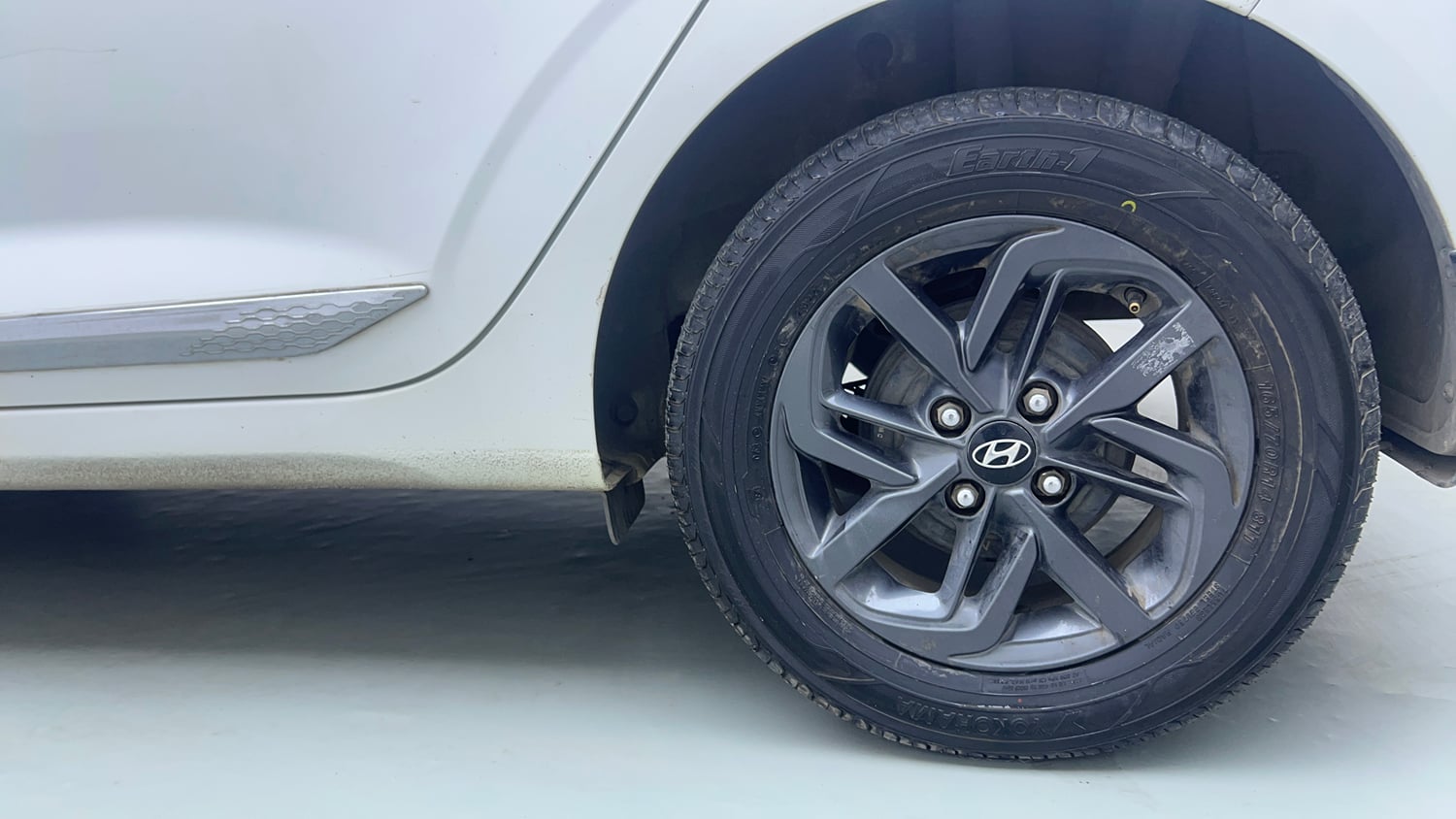 Used 2021 Hyundai Grand i10 Nios Sportz 1.2 Kappa VTVT CNG Cng Manual tyres LEFT REAR TYRE RIM VIEW