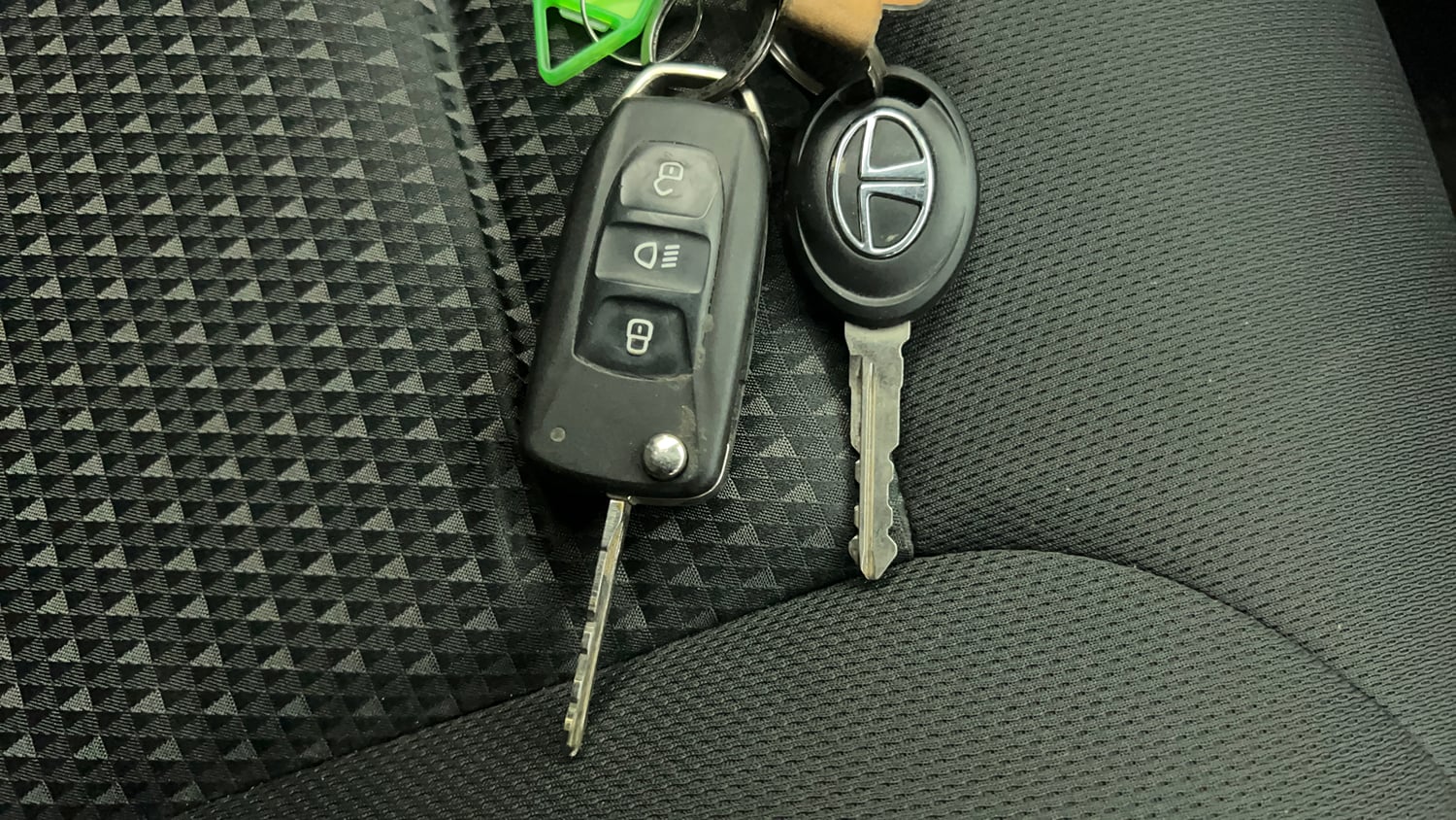 Used 2018 Tata Tigor Revotron XT Petrol Manual extra CAR KEY VIEW
