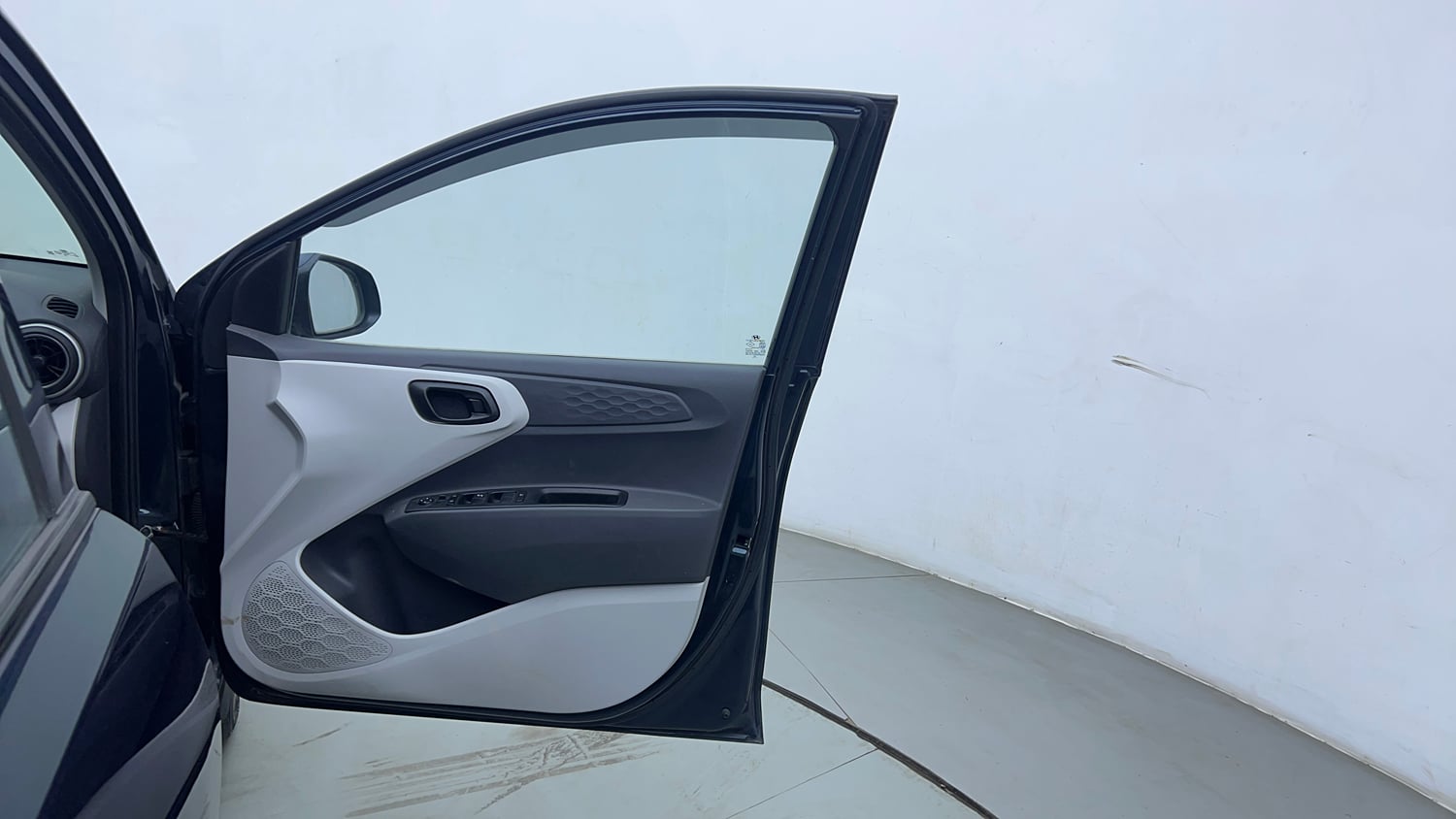 Used 2021 Hyundai Grand i10 Nios Magna 1.2 Kappa VTVT Petrol Manual interior RIGHT FRONT DOOR OPEN VIEW