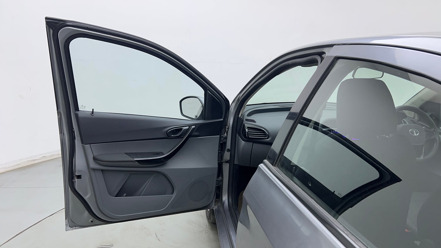 Used 2018 Tata Tigor Revotron XT Petrol Manual interior LEFT FRONT DOOR OPEN VIEW