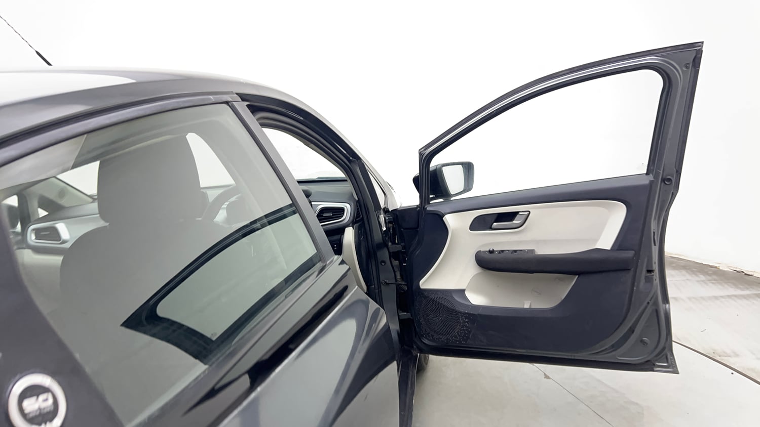 Used 2024 Tata Altroz XZ iCNG Cng Manual interior RIGHT FRONT DOOR OPEN VIEW