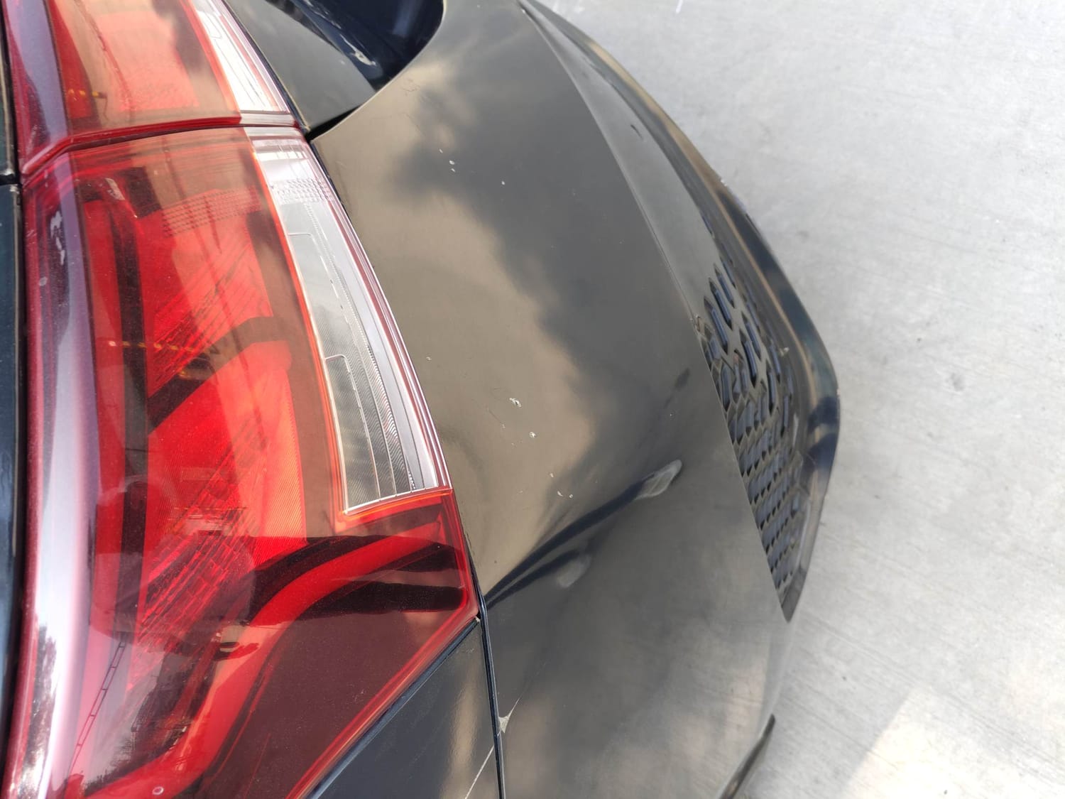 Used 2021 Hyundai Verna SX (O) 1.0 Turbo DCT Petrol Automatic dents MINOR SCRATCH