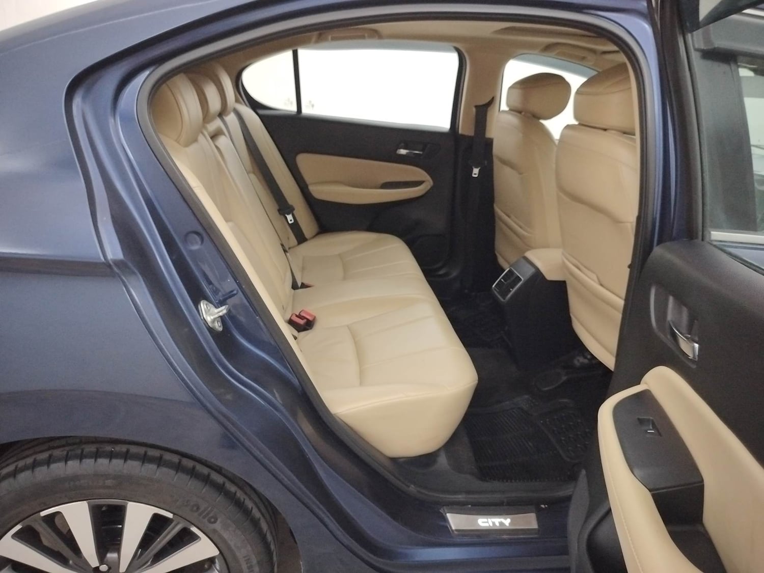Used 2023 Honda City ZX Petrol CVT Petrol Automatic interior RIGHT SIDE REAR DOOR CABIN VIEW