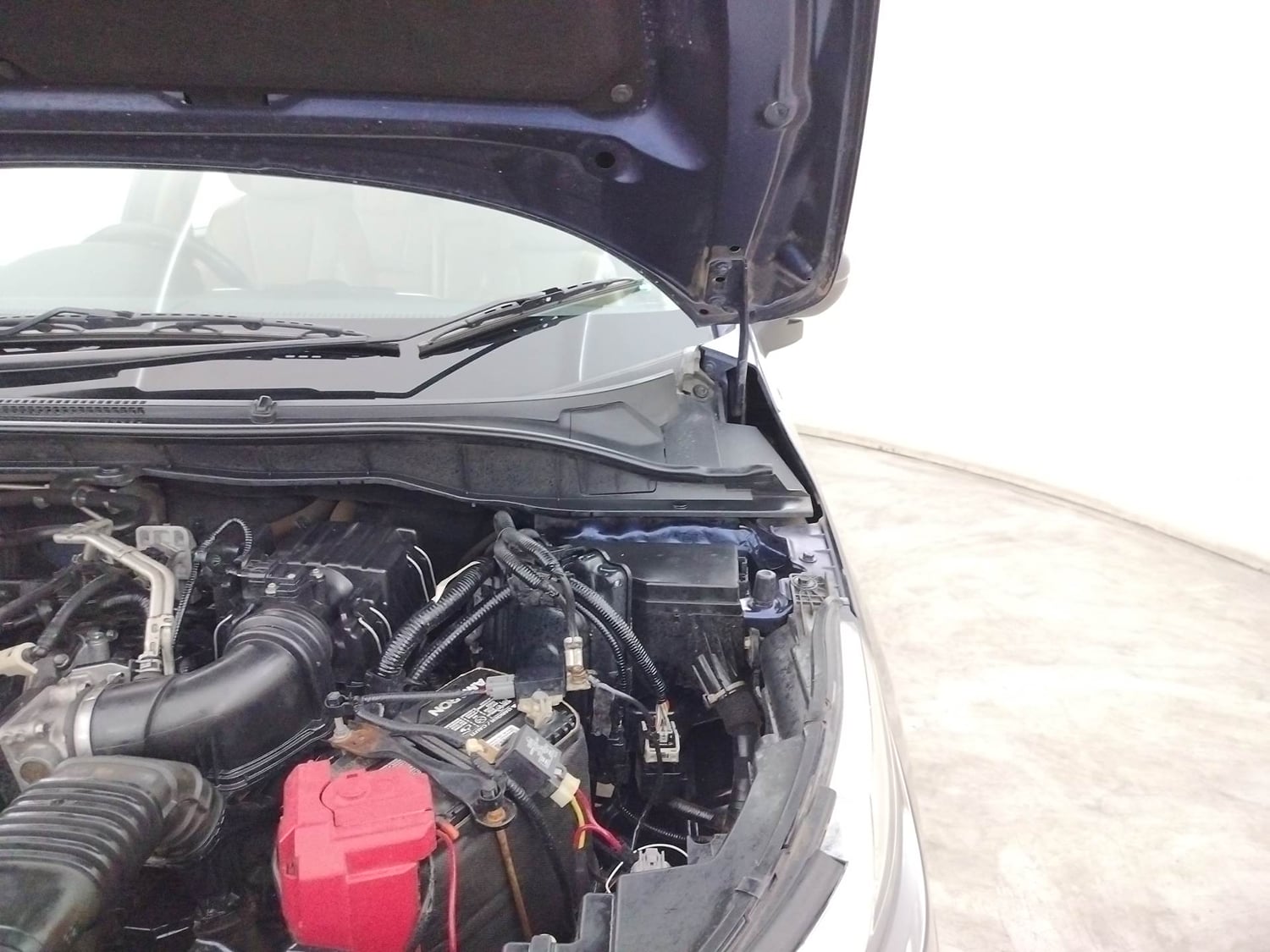 Used 2023 Honda City ZX Petrol CVT Petrol Automatic engine ENGINE LEFT SIDE HINGE & APRON VIEW
