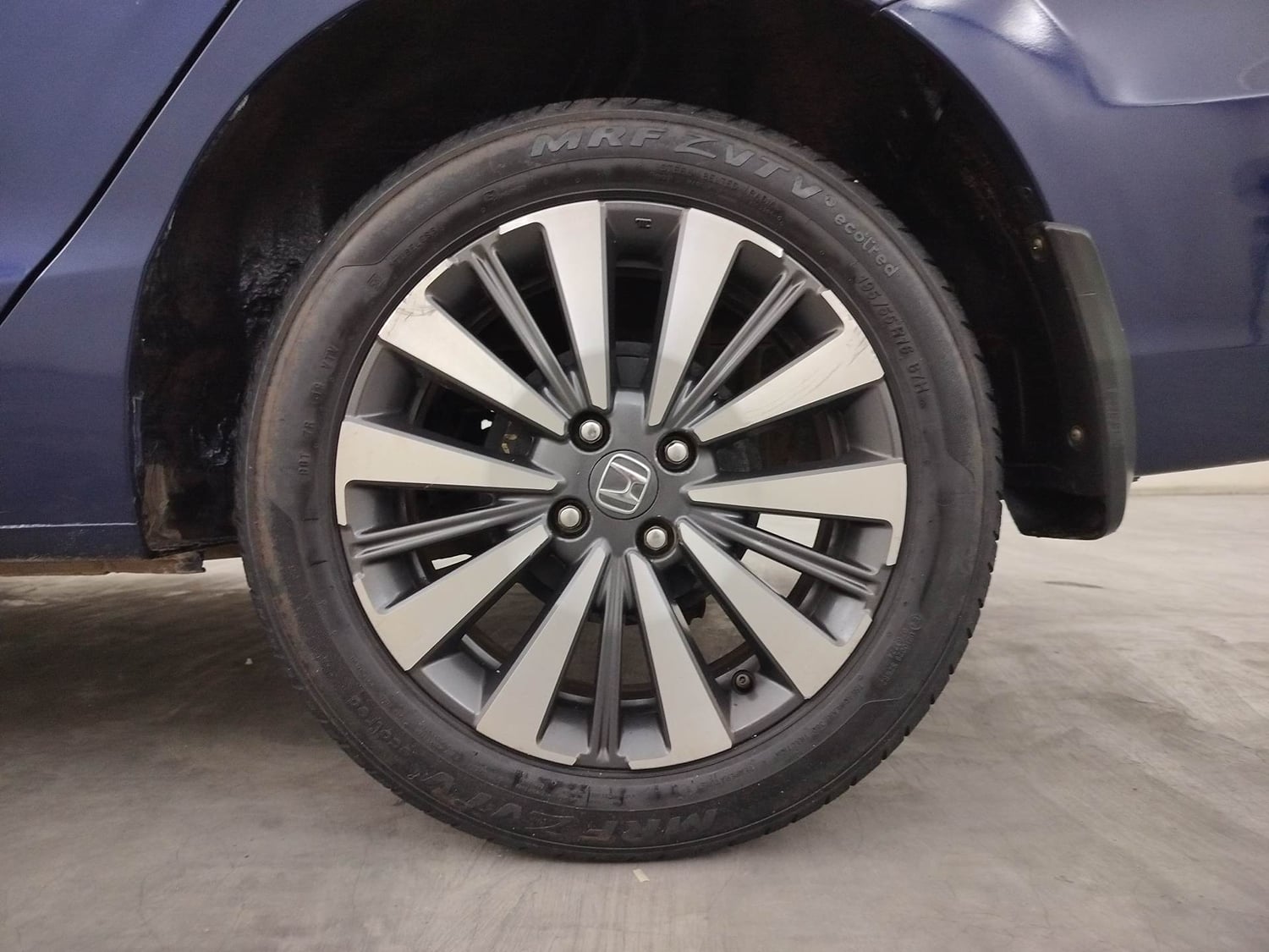 Used 2023 Honda City ZX Petrol CVT Petrol Automatic tyres LEFT REAR TYRE RIM VIEW