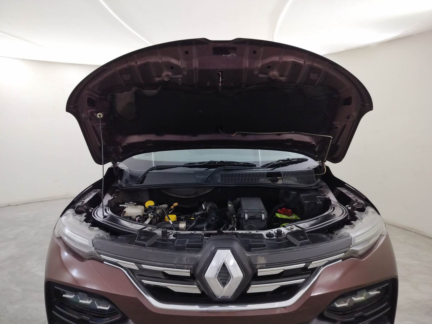Used 2021 Renault Kiger RXZ 1.0 Turbo MT Petrol Manual engine ENGINE & BONNET OPEN FRONT VIEW