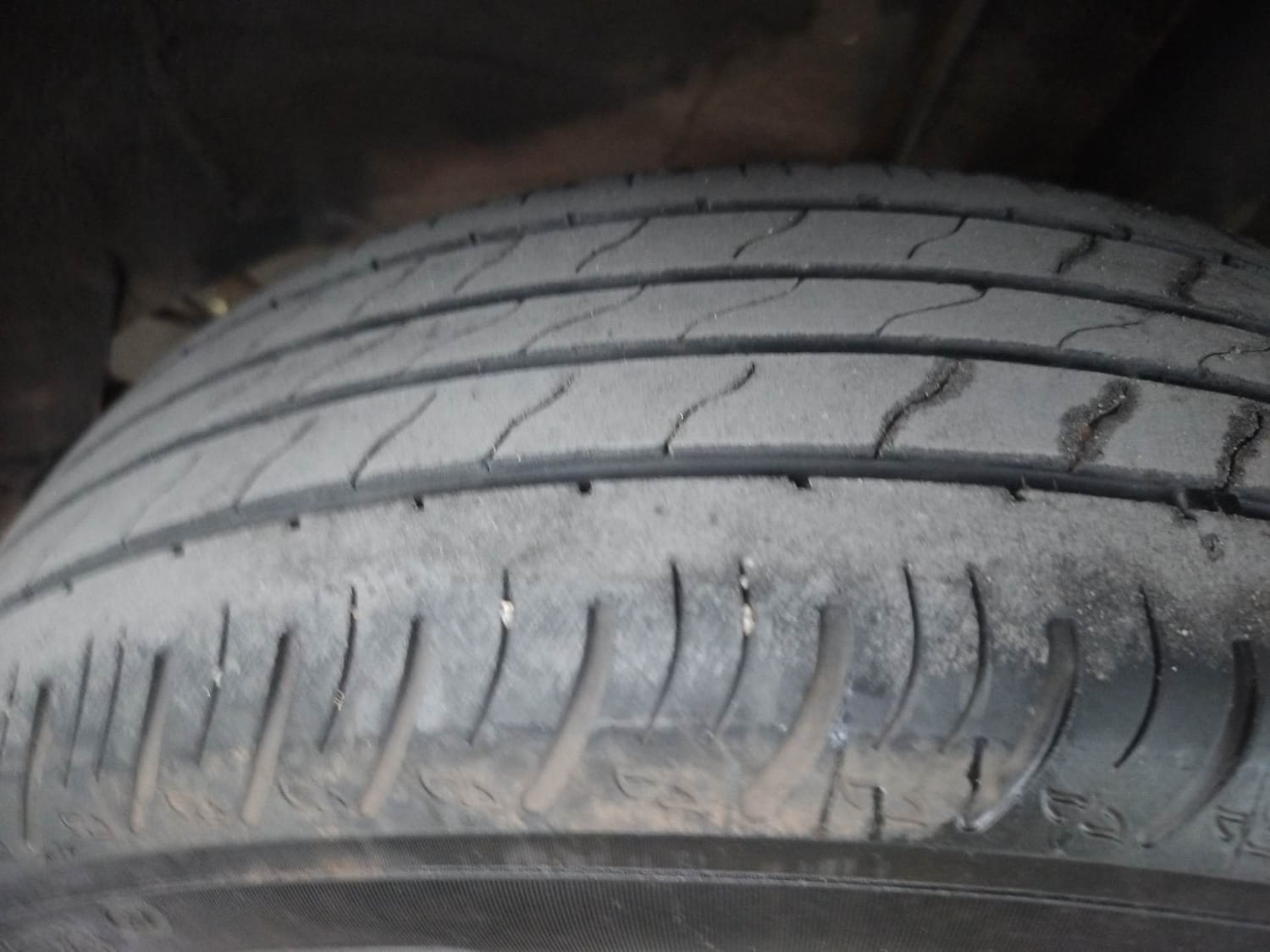 Used 2021 Renault Kiger RXZ 1.0 Turbo MT Petrol Manual tyres LEFT REAR TYRE TREAD VIEW