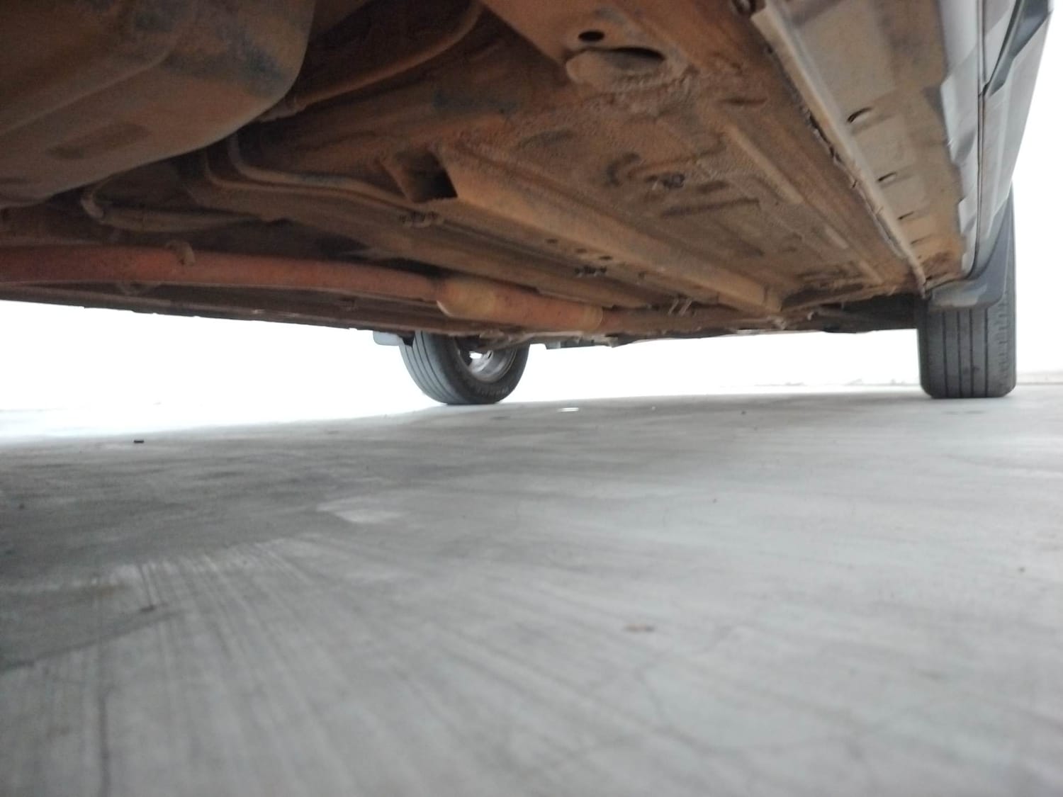 Used 2021 Renault Kiger RXZ 1.0 Turbo MT Petrol Manual extra REAR RIGHT UNDERBODY VIEW
