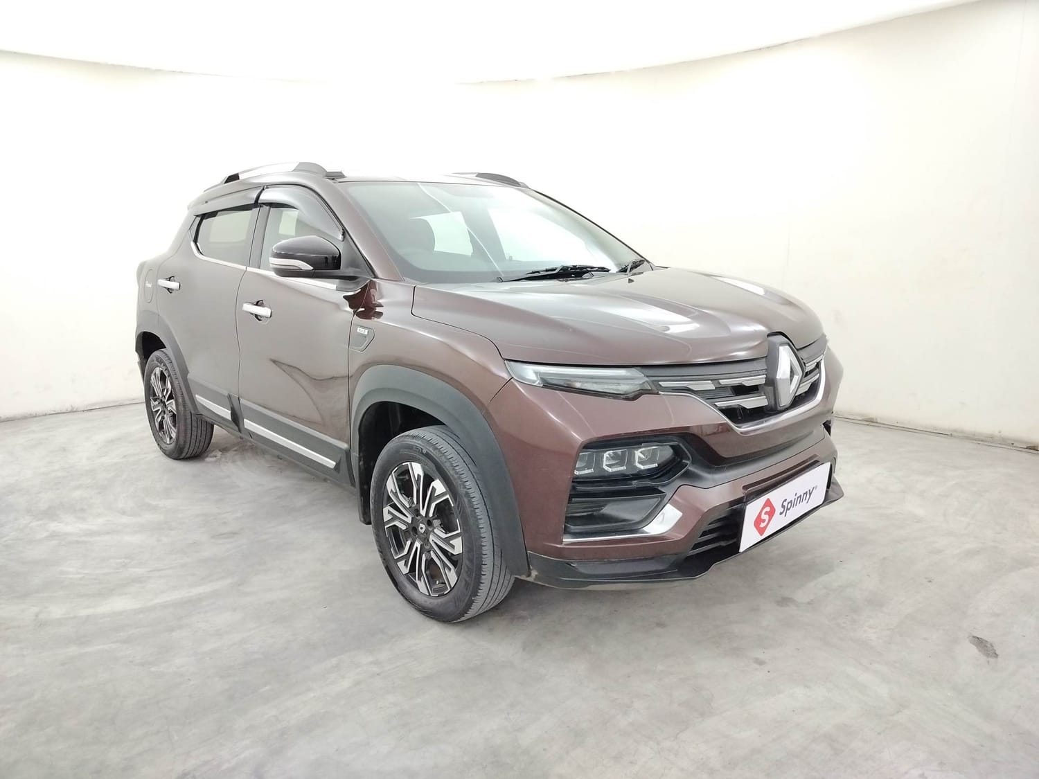 Used 2021 Renault Kiger RXZ 1.0 Turbo MT Petrol Manual exterior RIGHT FRONT CORNER VIEW
