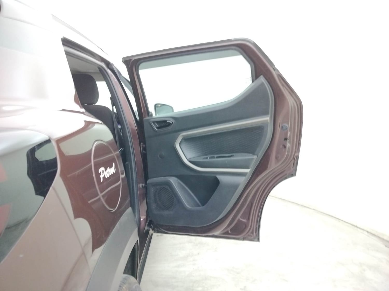 Used 2021 Renault Kiger RXZ 1.0 Turbo MT Petrol Manual interior RIGHT REAR DOOR OPEN VIEW