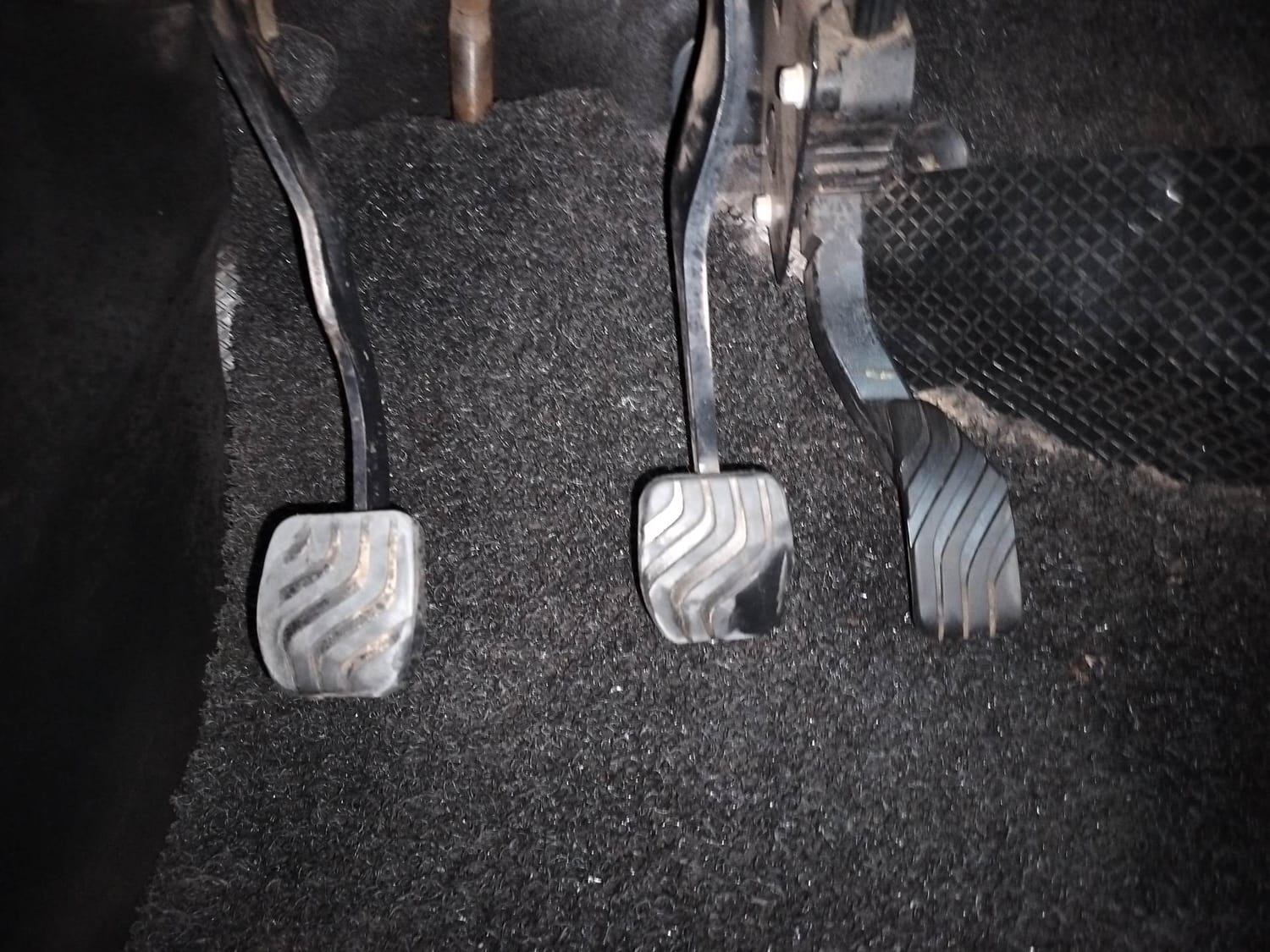 Used 2021 Renault Kiger RXZ 1.0 Turbo MT Petrol Manual interior PEDALS VIEW