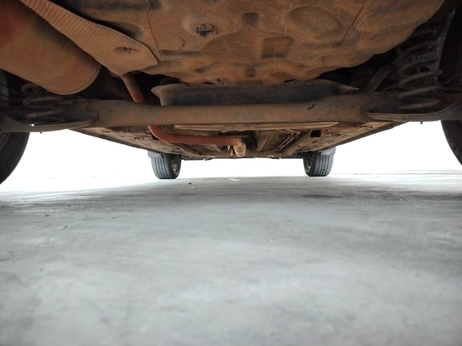 Used 2021 Renault Kiger RXZ 1.0 Turbo MT Petrol Manual extra REAR UNDERBODY VIEW (TAKEN FROM REAR)