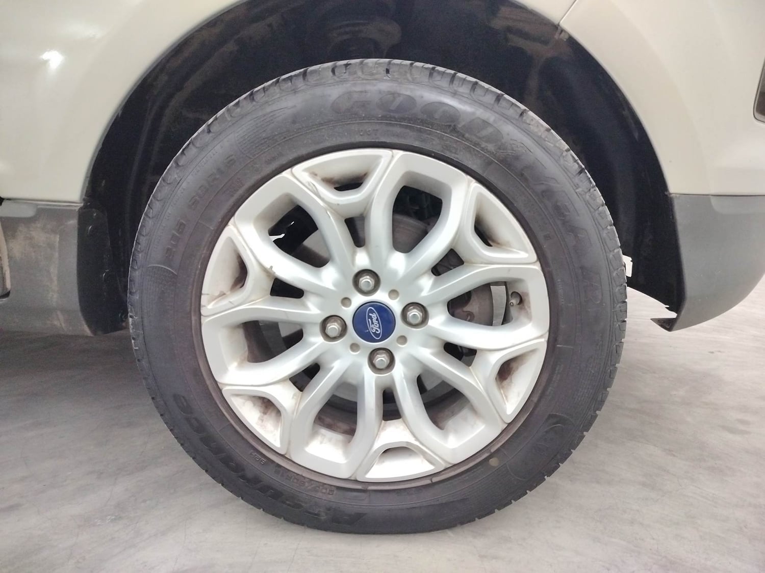Used 2013 Ford EcoSport Titanium 1.0 Ecoboost (Opt) Petrol Manual tyres RIGHT FRONT TYRE RIM VIEW