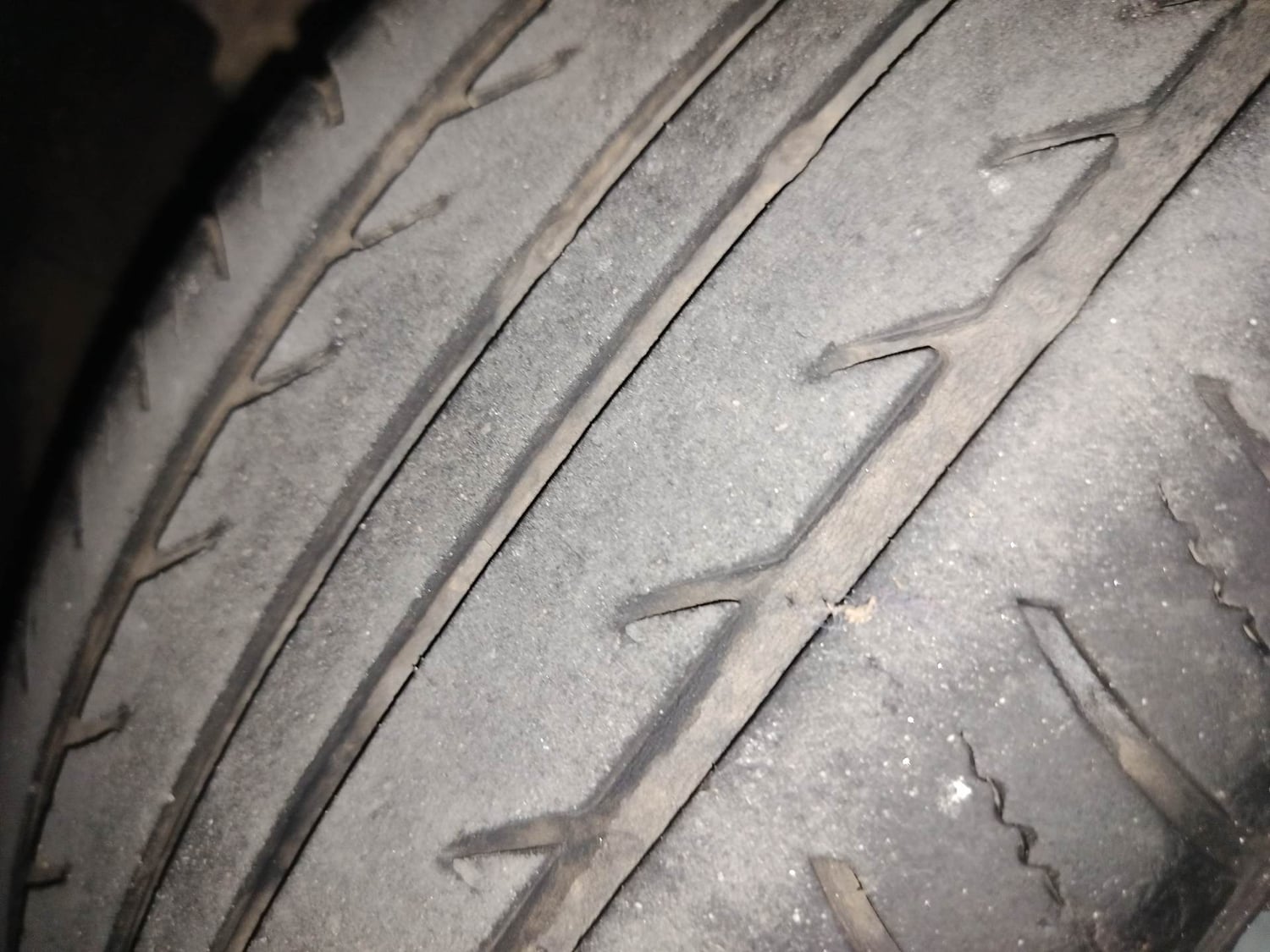 Used 2013 Ford EcoSport Titanium 1.0 Ecoboost (Opt) Petrol Manual tyres LEFT REAR TYRE TREAD VIEW
