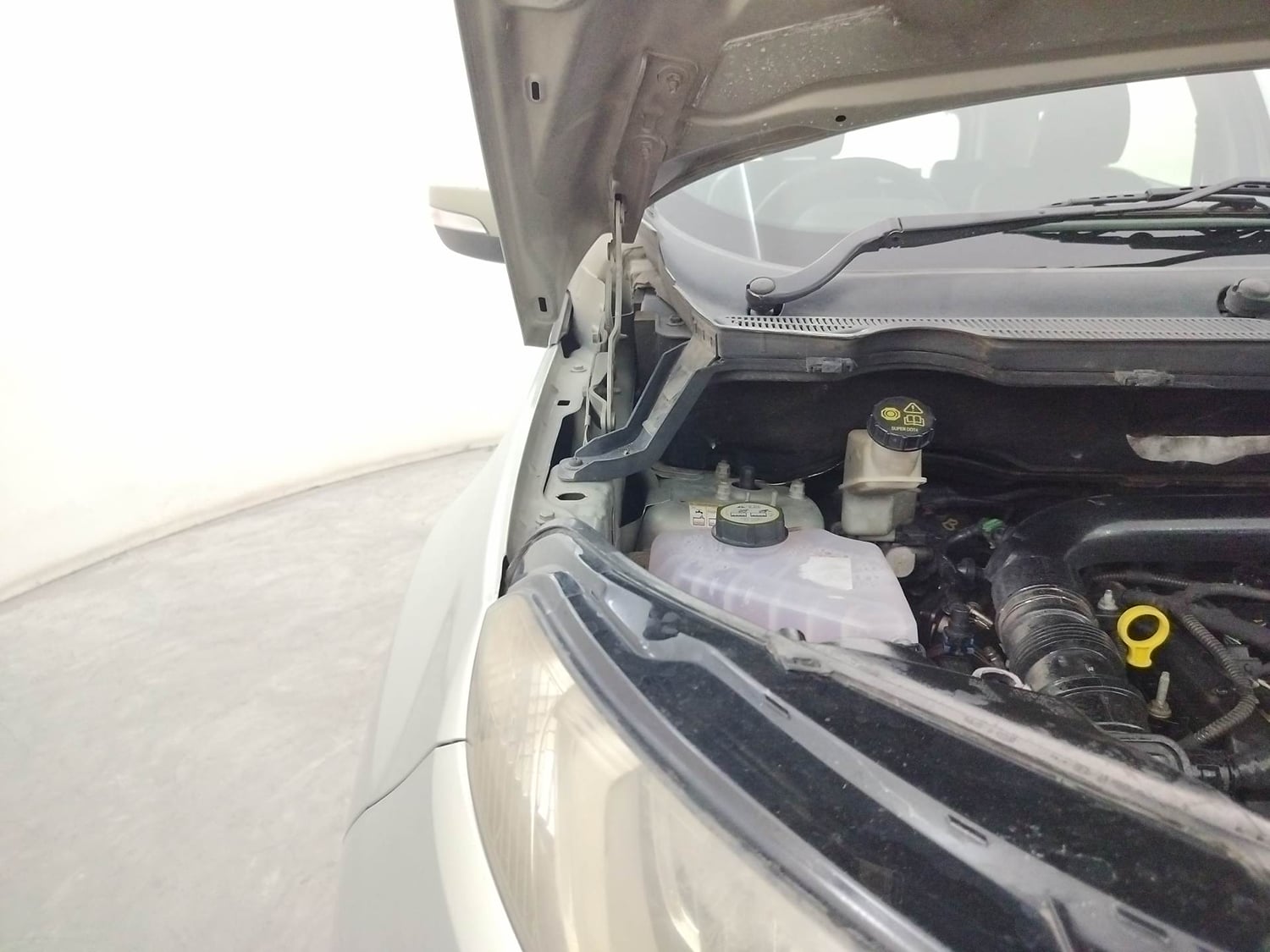 Used 2013 Ford EcoSport Titanium 1.0 Ecoboost (Opt) Petrol Manual engine ENGINE RIGHT SIDE HINGE & APRON VIEW