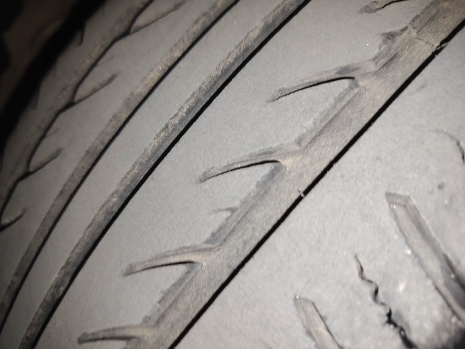 Used 2013 Ford EcoSport Titanium 1.0 Ecoboost (Opt) Petrol Manual tyres LEFT FRONT TYRE TREAD VIEW