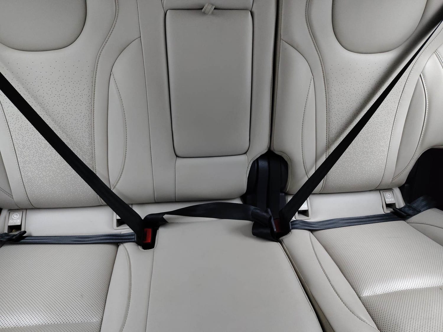 Used 2023 Mahindra XUV700 AX 7 Luxury Pack Petrol AT 7 STR Petrol Automatic interior REAR SEAT CONDITION VIEW