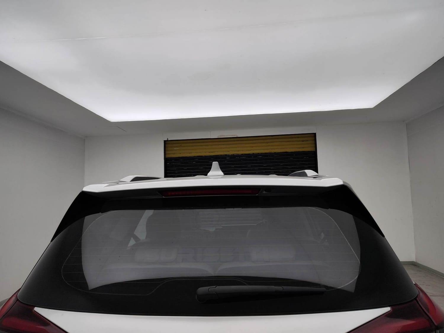 Used 2023 Mahindra XUV700 AX 7 Luxury Pack Petrol AT 7 STR Petrol Automatic exterior BACK WINDSHIELD VIEW