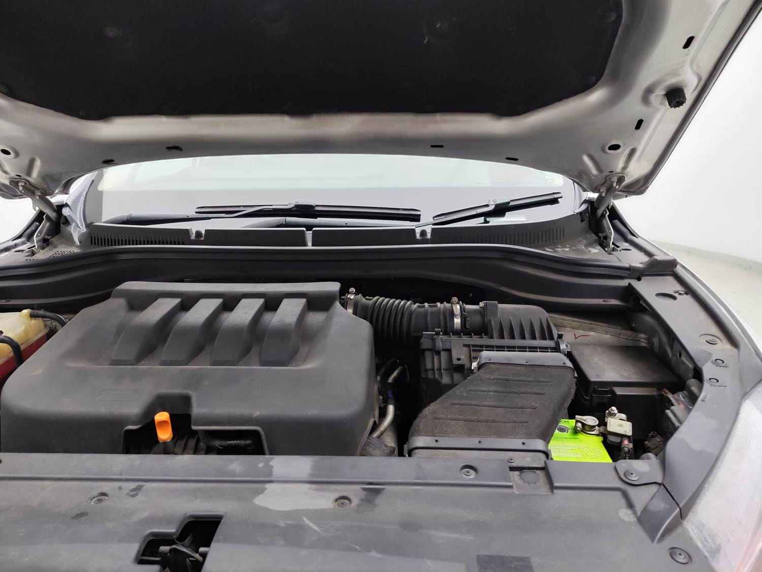 Used 2023 Mahindra XUV700 AX 7 Luxury Pack Petrol AT 7 STR Petrol Automatic engine ENGINE LEFT SIDE VIEW