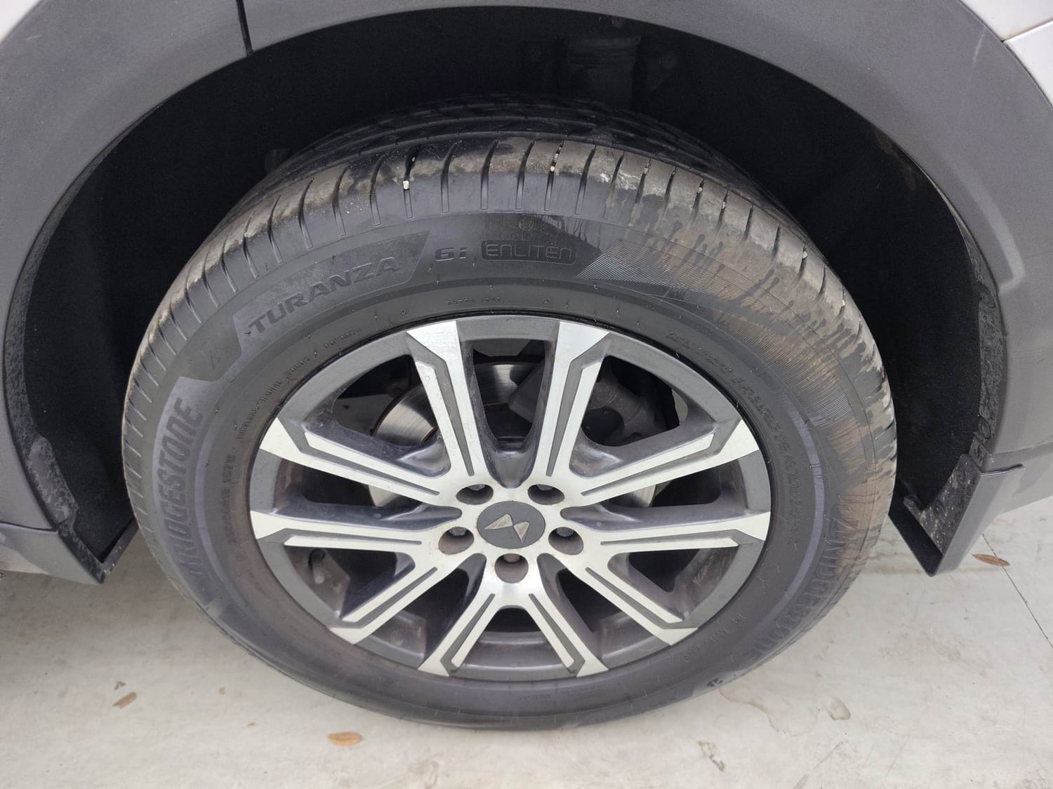 Used 2023 Mahindra XUV700 AX 7 Luxury Pack Petrol AT 7 STR Petrol Automatic tyres LEFT REAR TYRE RIM VIEW