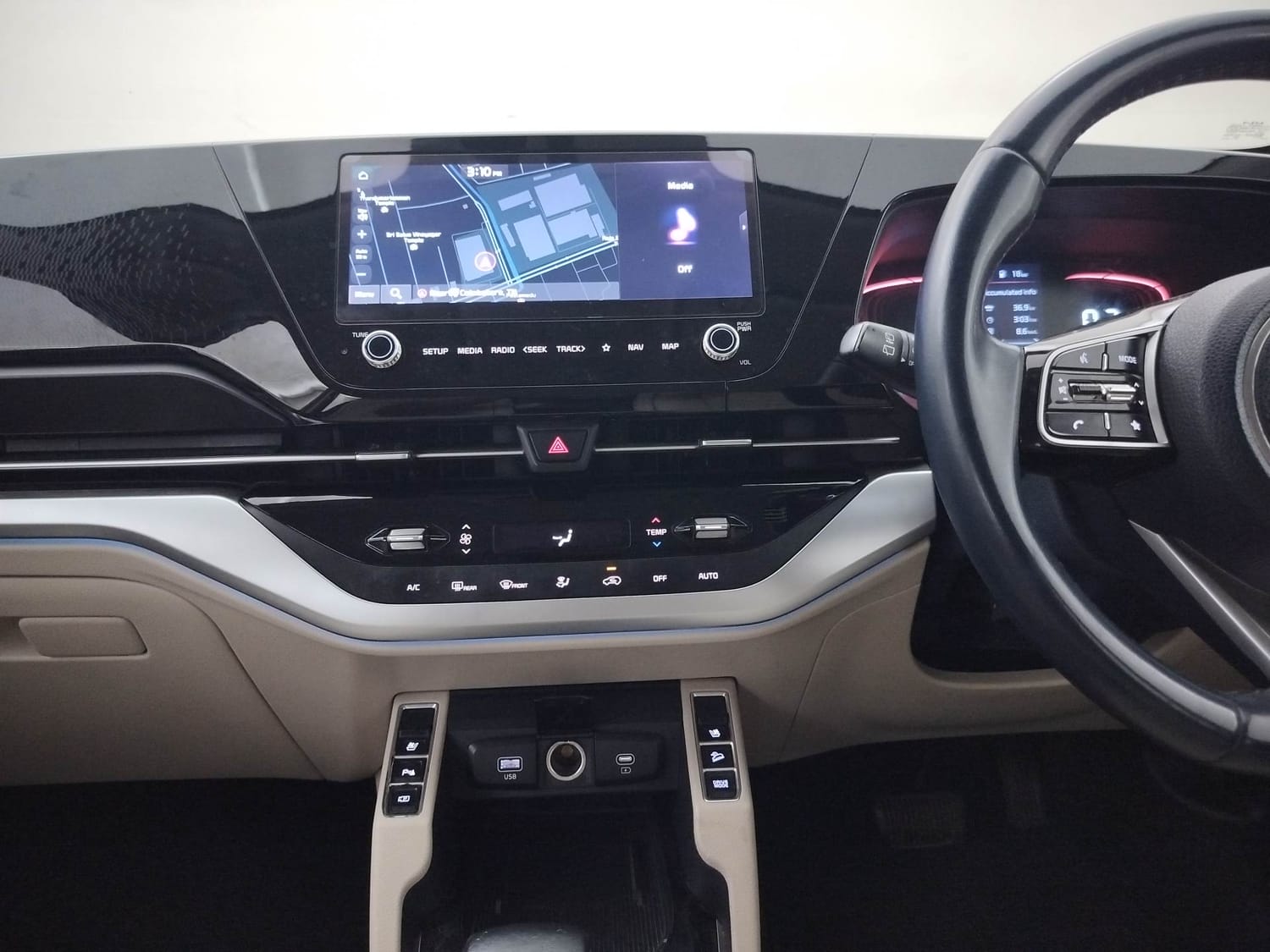 Used 2022 Kia Carens Luxury Plus 1.5 Diesel AT 6 STR Diesel Automatic interior MUSIC SYSTEM & AC CONTROL VIEW