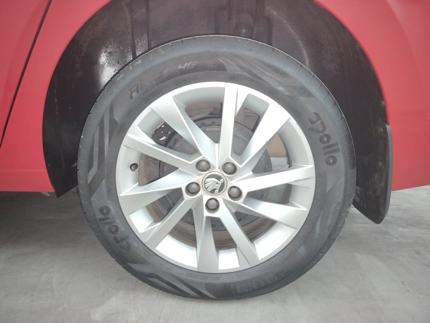Used 2022 Skoda Slavia Ambition 1.0L TSI AT Petrol Automatic tyres LEFT REAR TYRE RIM VIEW