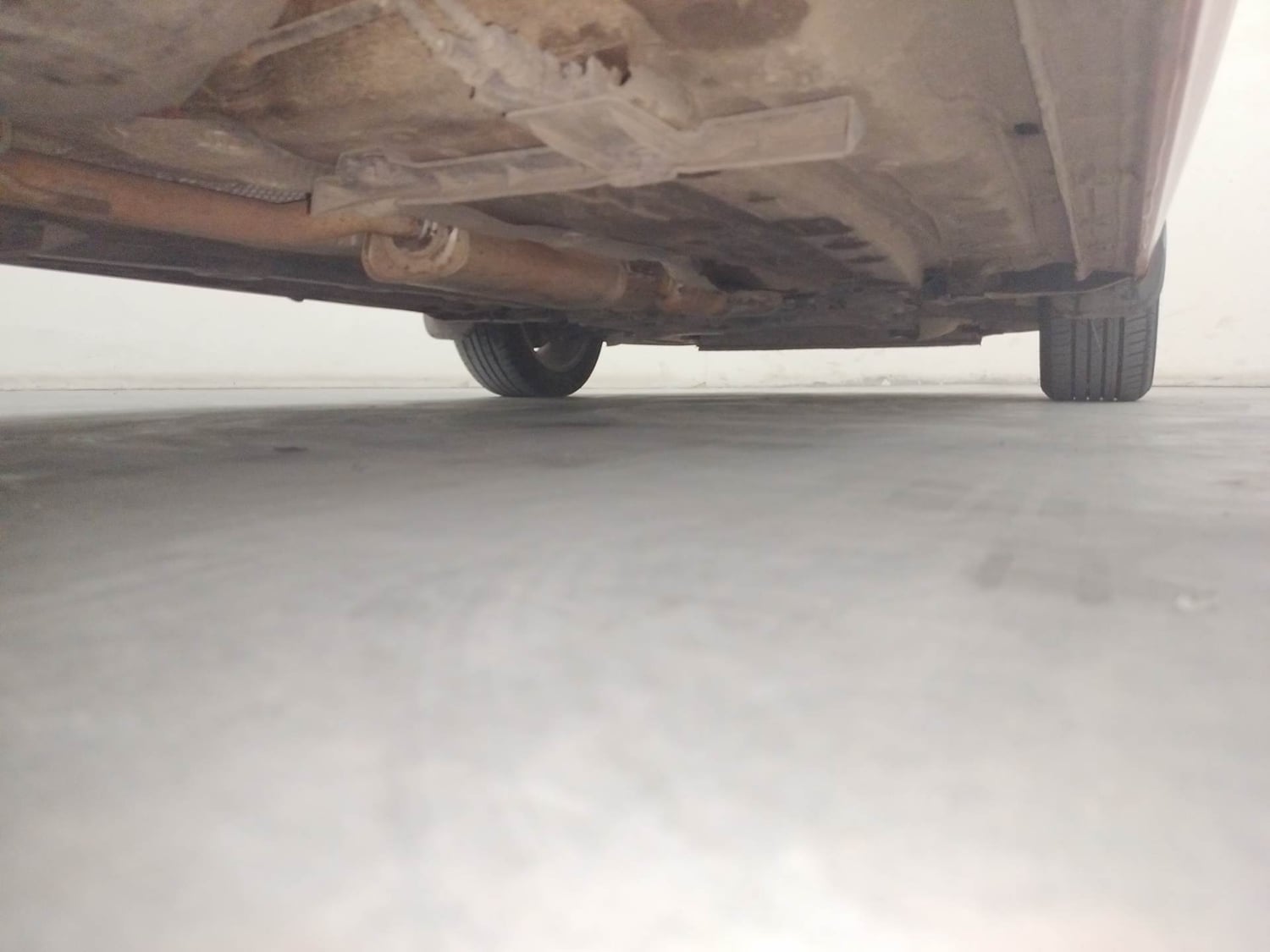 Used 2022 Skoda Slavia Ambition 1.0L TSI AT Petrol Automatic extra REAR RIGHT UNDERBODY VIEW