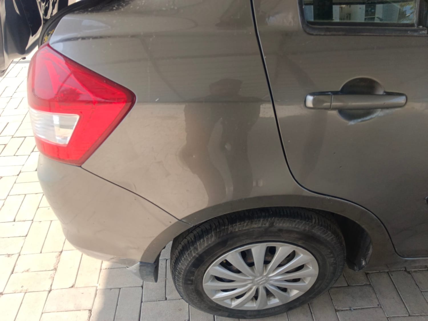 Used 2015 Maruti Suzuki Swift Dzire VXI Petrol Manual dents MINOR SCRATCH