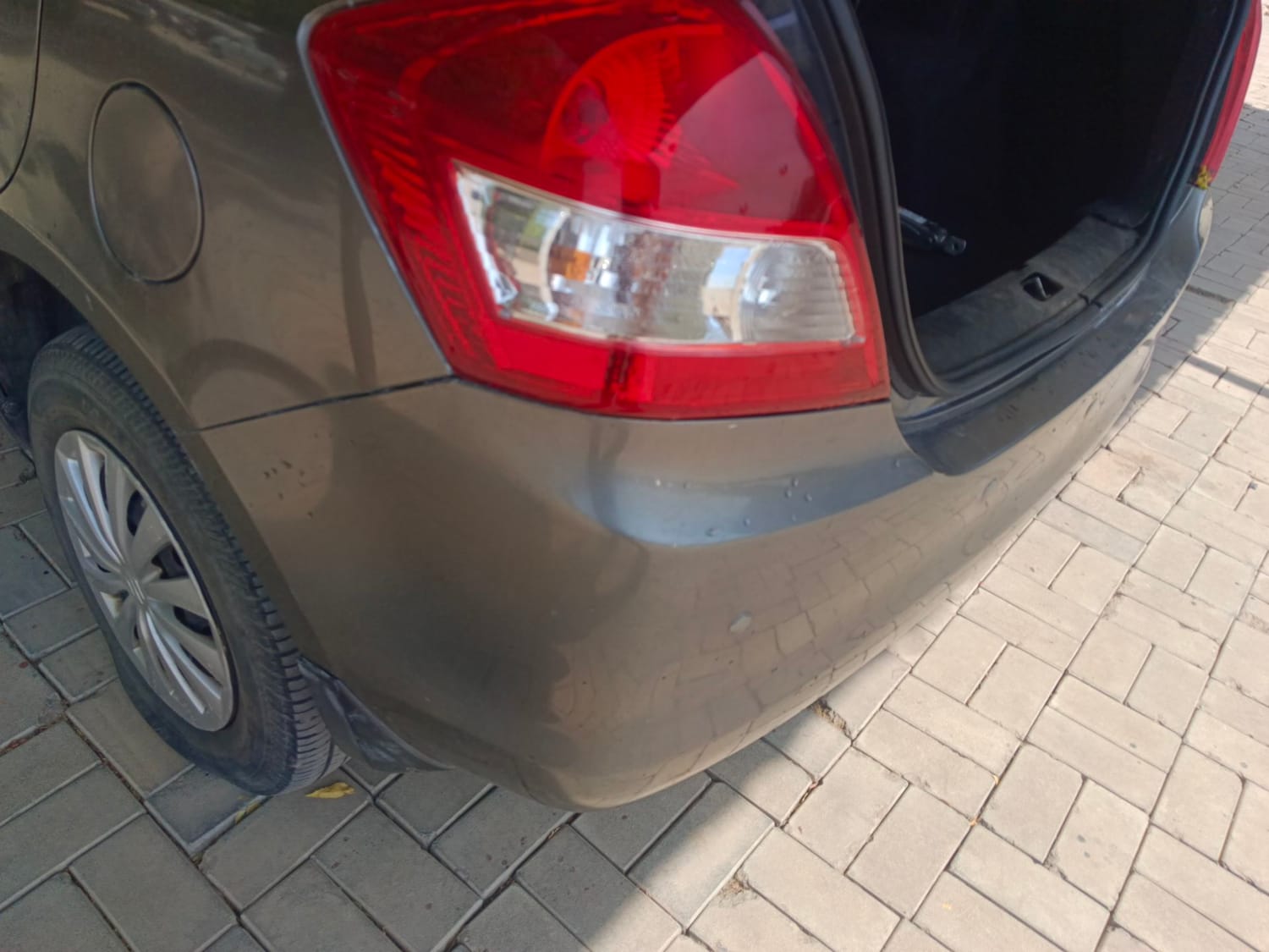 Used 2015 Maruti Suzuki Swift Dzire VXI Petrol Manual dents MINOR SCRATCH