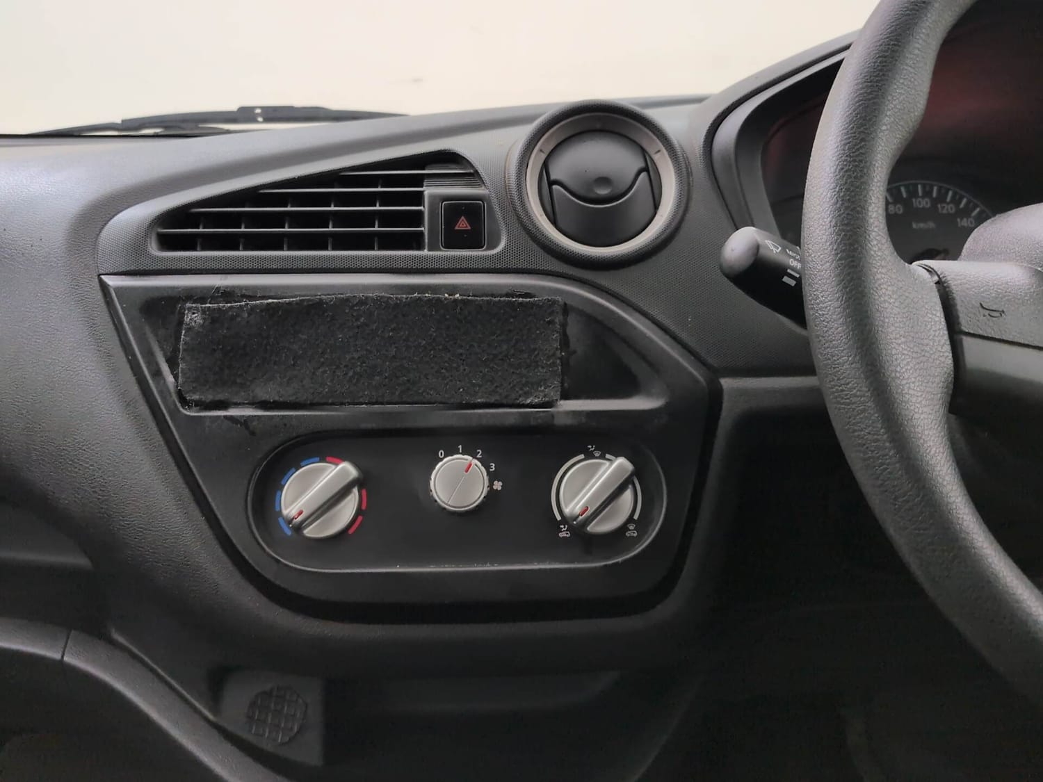 Used 2018 Datsun Redi-GO D Petrol Manual interior MUSIC SYSTEM & AC CONTROL VIEW