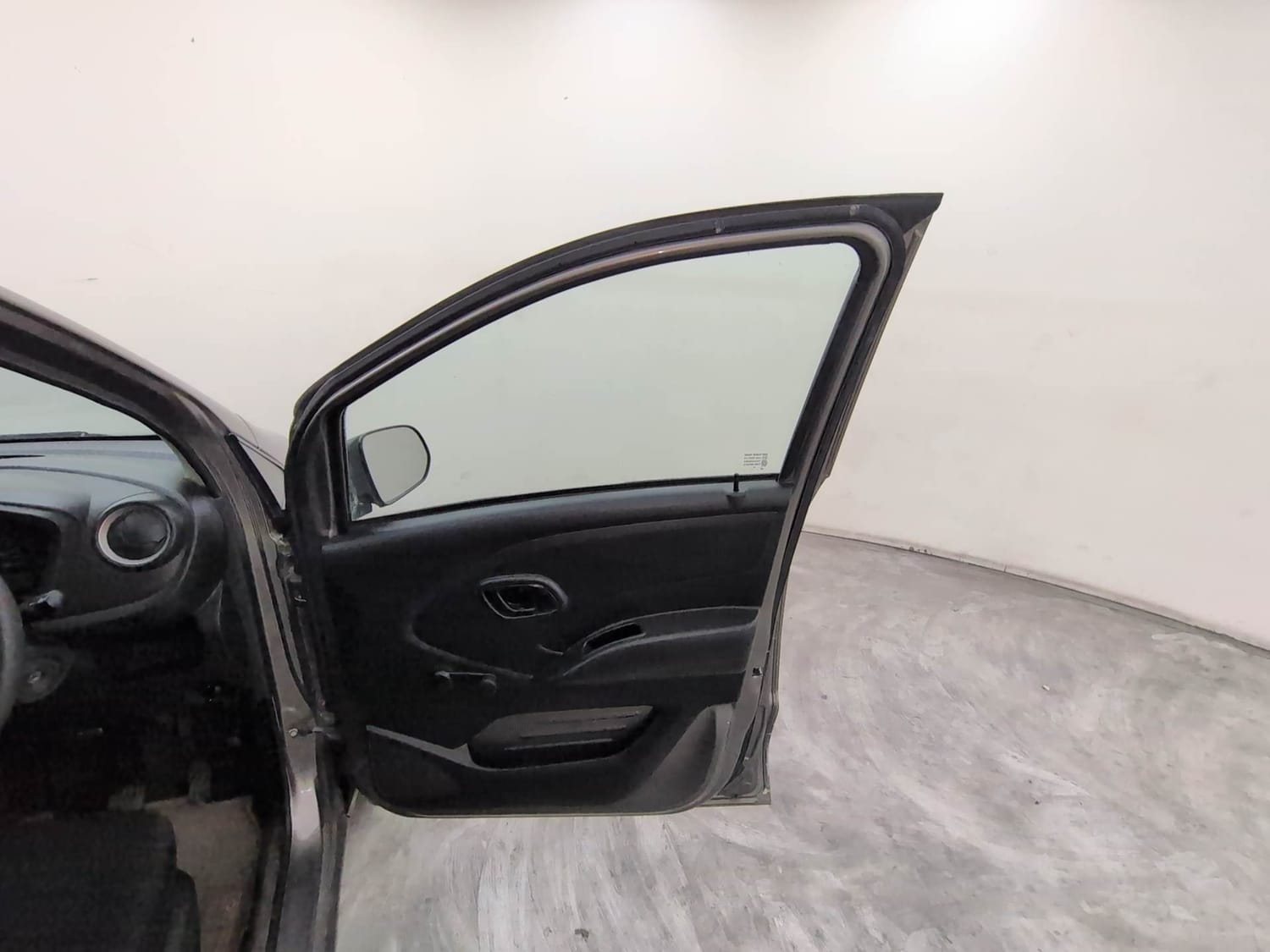 Used 2018 Datsun Redi-GO D Petrol Manual interior RIGHT FRONT DOOR OPEN VIEW