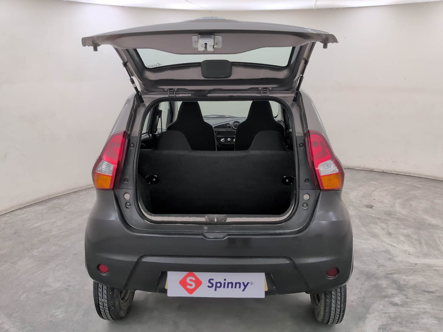 Used 2018 Datsun Redi-GO D Petrol Manual interior DICKY DOOR OPEN VIEW