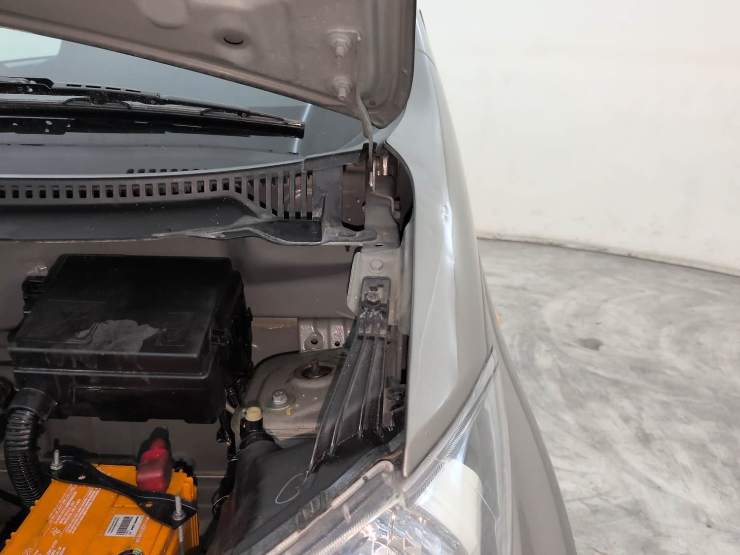 Used 2018 Datsun Redi-GO D Petrol Manual engine ENGINE LEFT SIDE HINGE & APRON VIEW