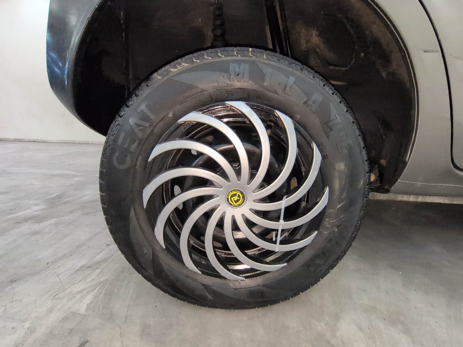 Used 2018 Datsun Redi-GO D Petrol Manual tyres RIGHT REAR TYRE RIM VIEW