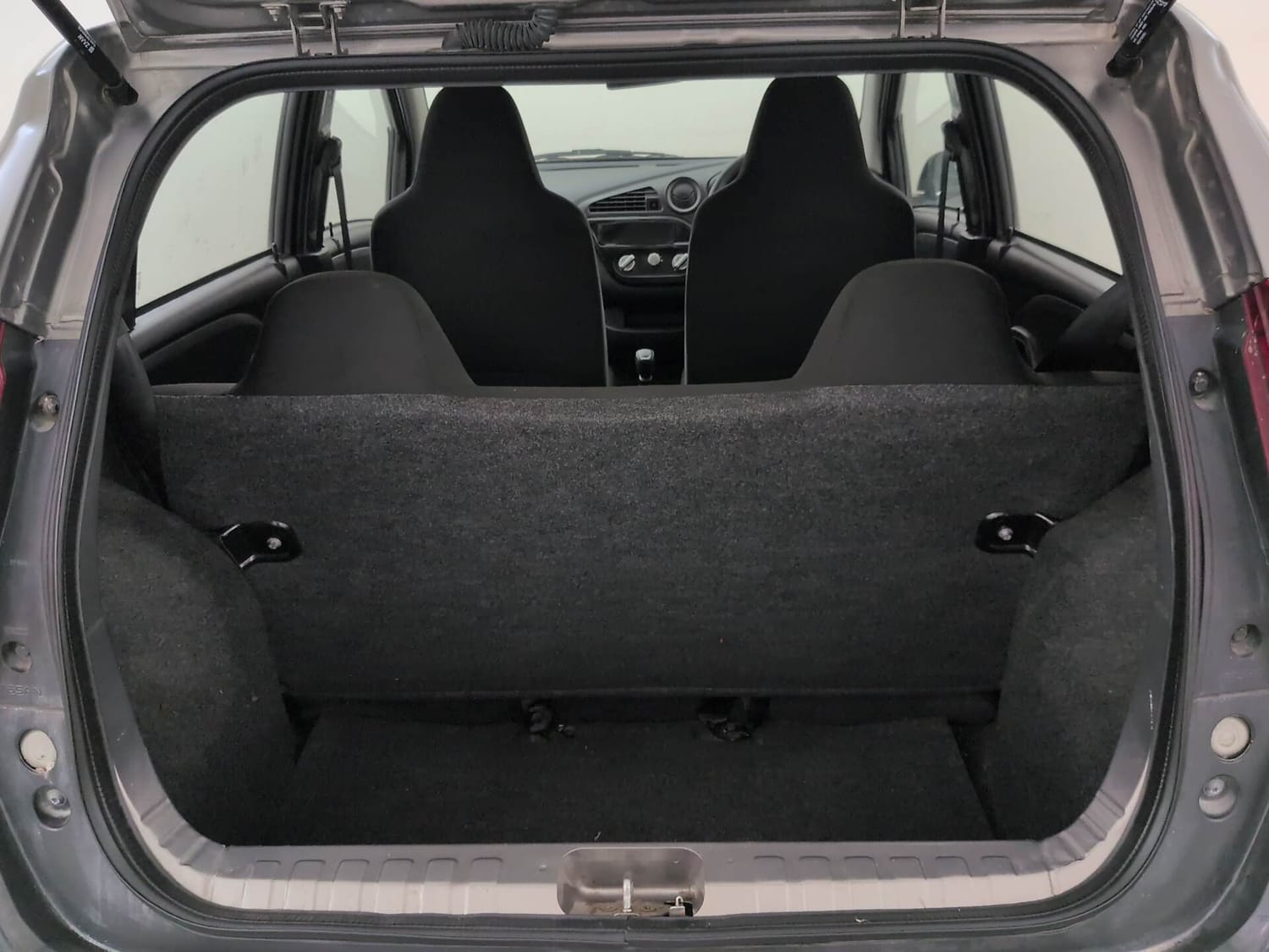 Used 2018 Datsun Redi-GO D Petrol Manual interior DICKY INSIDE VIEW