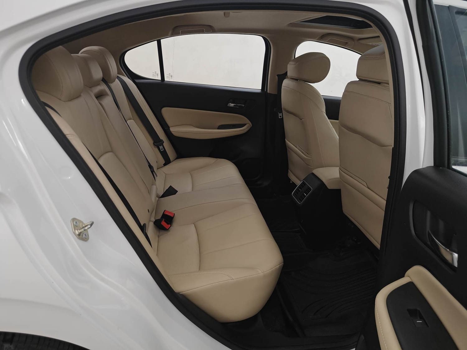 Used 2025 Honda City ZX Petrol MT Petrol Manual interior RIGHT SIDE REAR DOOR CABIN VIEW