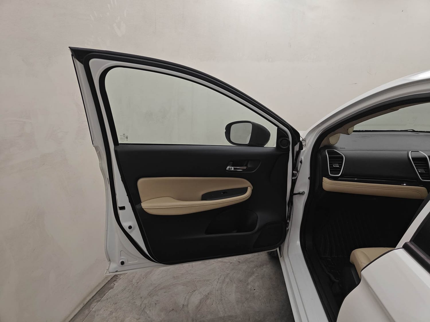Used 2025 Honda City ZX Petrol MT Petrol Manual interior LEFT FRONT DOOR OPEN VIEW