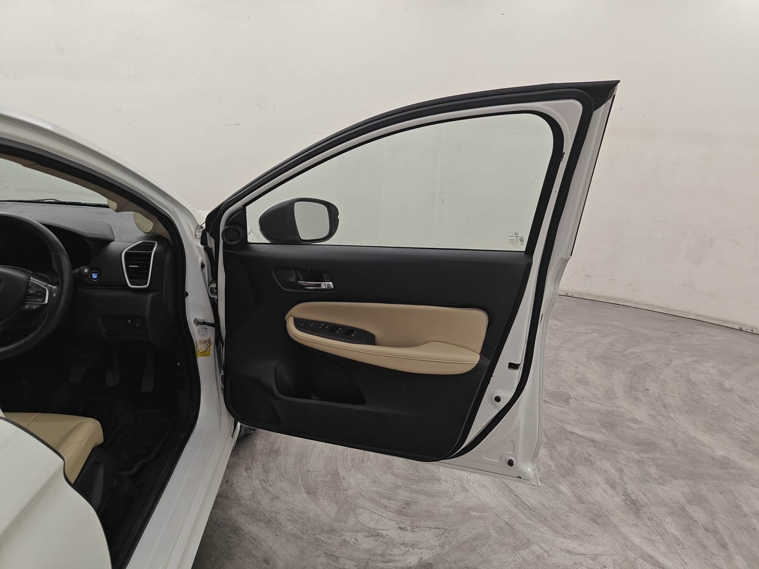 Used 2025 Honda City ZX Petrol MT Petrol Manual interior RIGHT FRONT DOOR OPEN VIEW