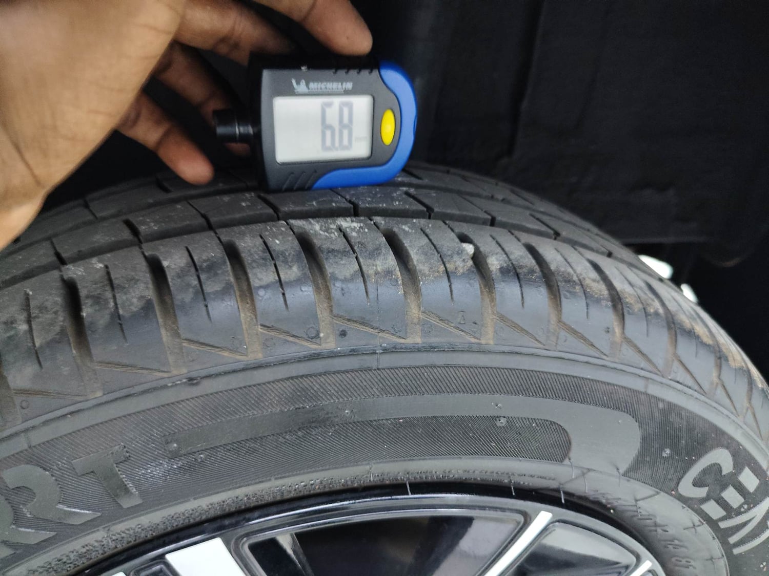Used 2024 Renault Kwid CLIMBER 1.0 MT Dual Tone Petrol Manual tyres LEFT REAR TYRE TREAD VIEW