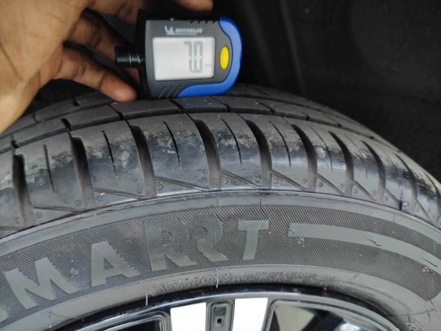 Used 2024 Renault Kwid CLIMBER 1.0 MT Dual Tone Petrol Manual tyres RIGHT REAR TYRE TREAD VIEW
