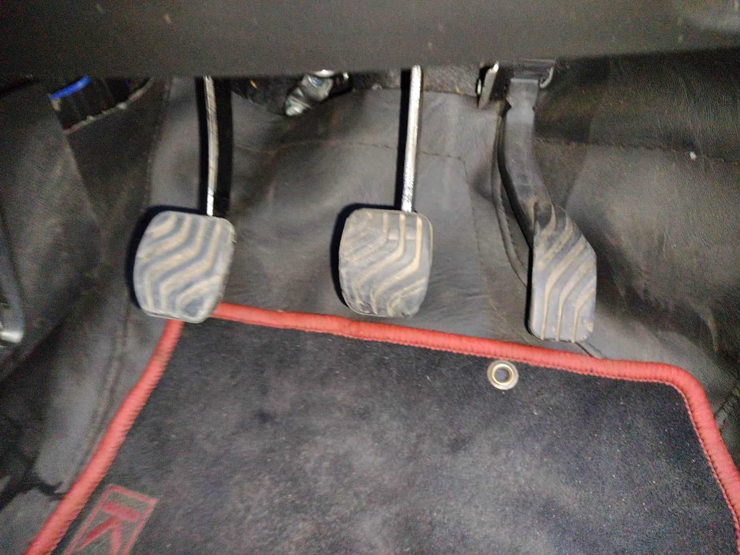 Used 2024 Renault Kwid CLIMBER 1.0 MT Dual Tone Petrol Manual interior PEDALS VIEW