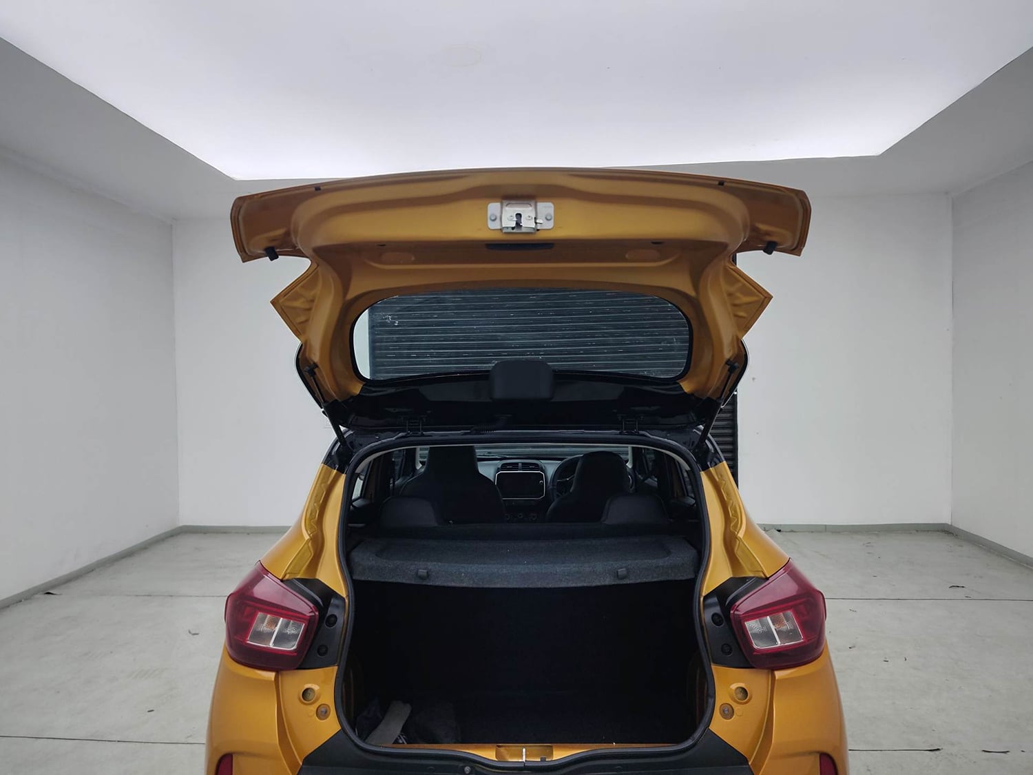 Used 2024 Renault Kwid CLIMBER 1.0 MT Dual Tone Petrol Manual interior DICKY DOOR OPEN VIEW
