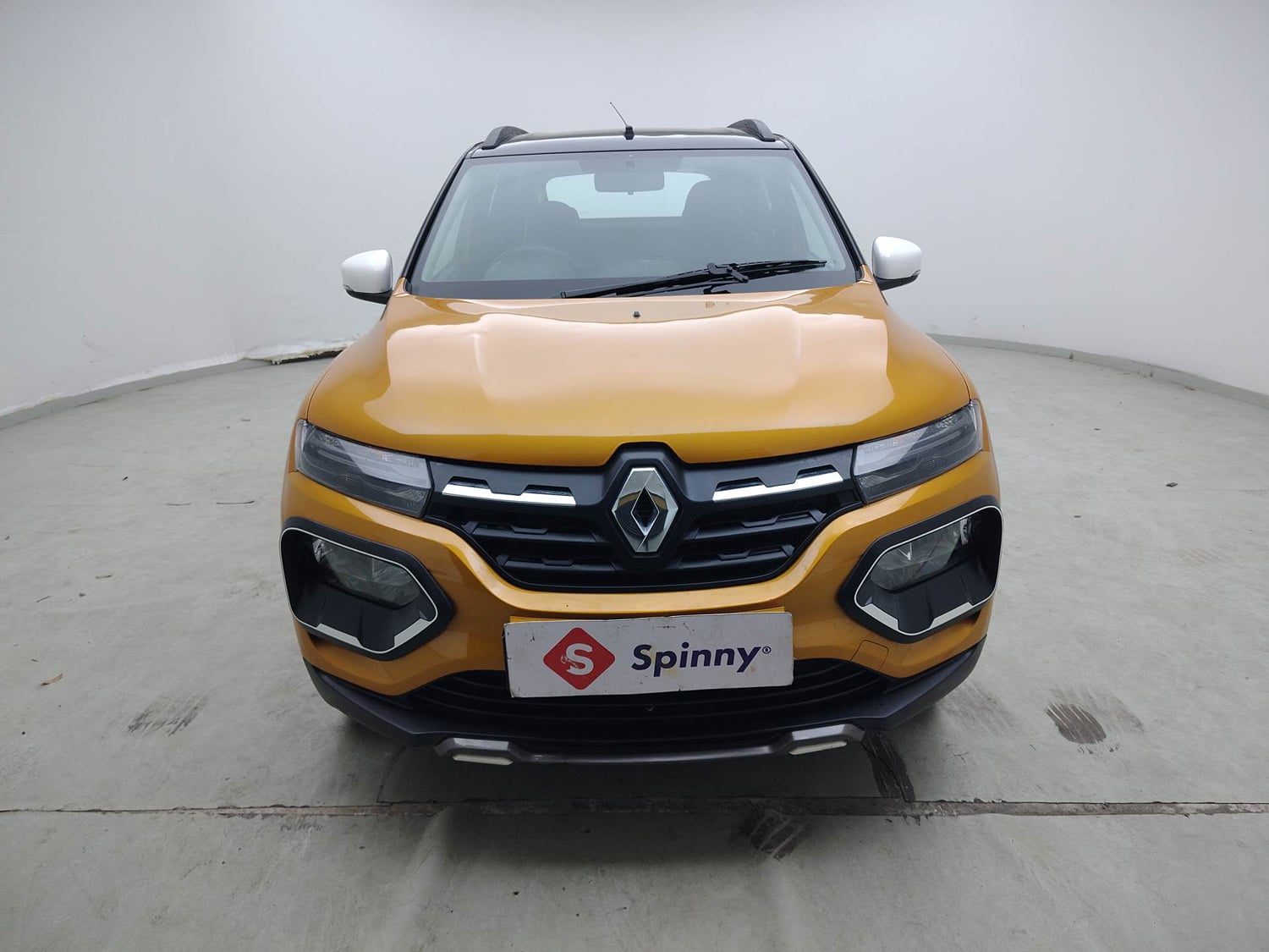 Used 2024 Renault Kwid CLIMBER 1.0 MT Dual Tone Petrol Manual exterior FRONT VIEW