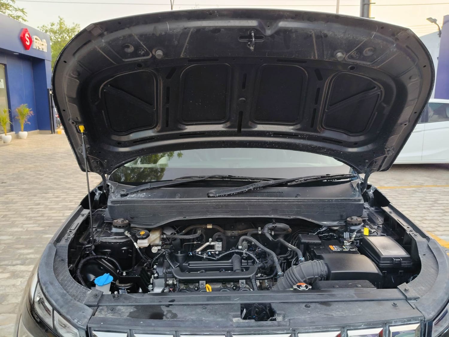 Used 2024 Hyundai Venue SX 1.2 Petrol Petrol Manual engine ENGINE & BONNET OPEN FRONT VIEW