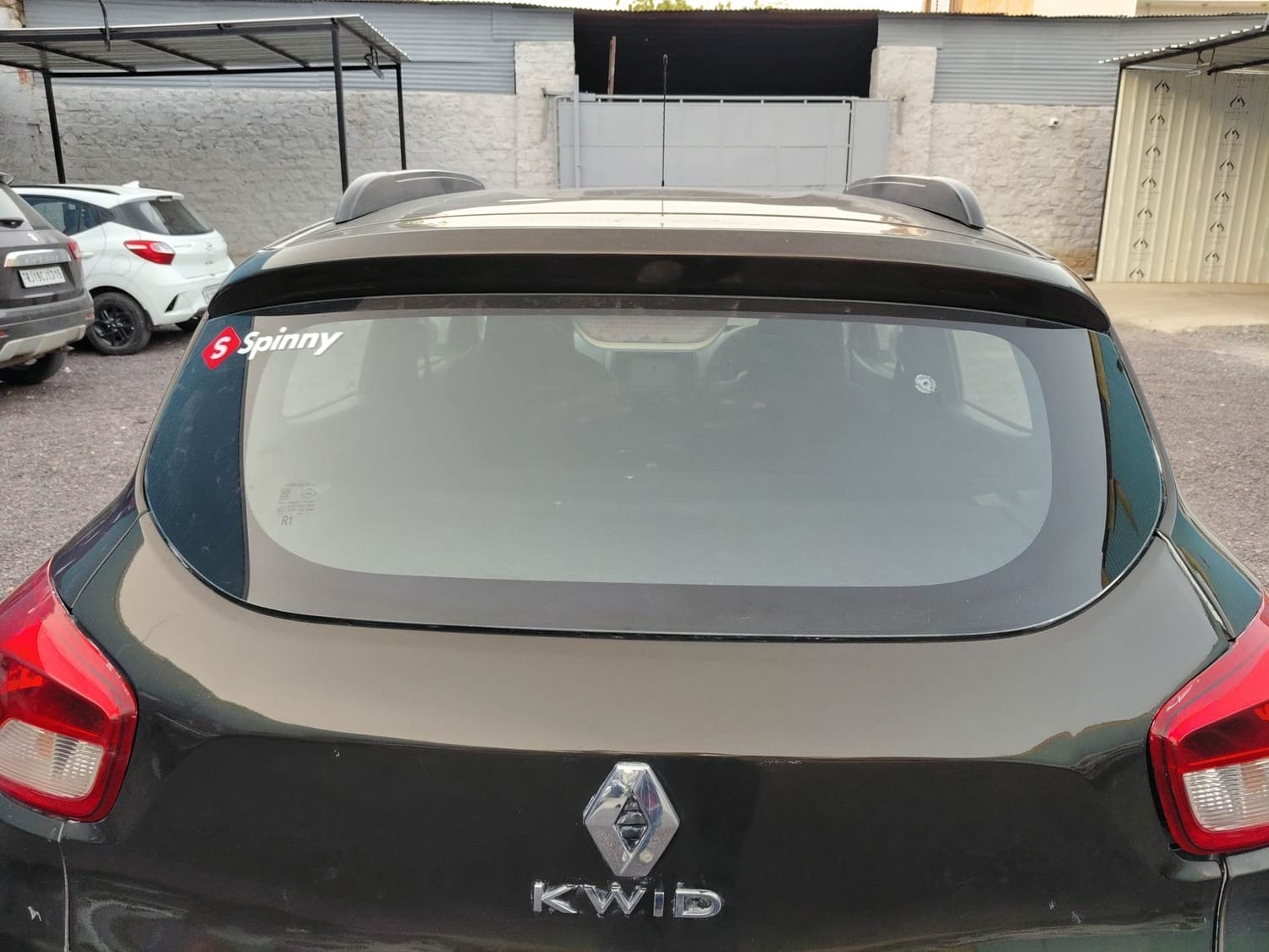 Used 2017 Renault Kwid 1.0 RXT Petrol Manual exterior BACK WINDSHIELD VIEW