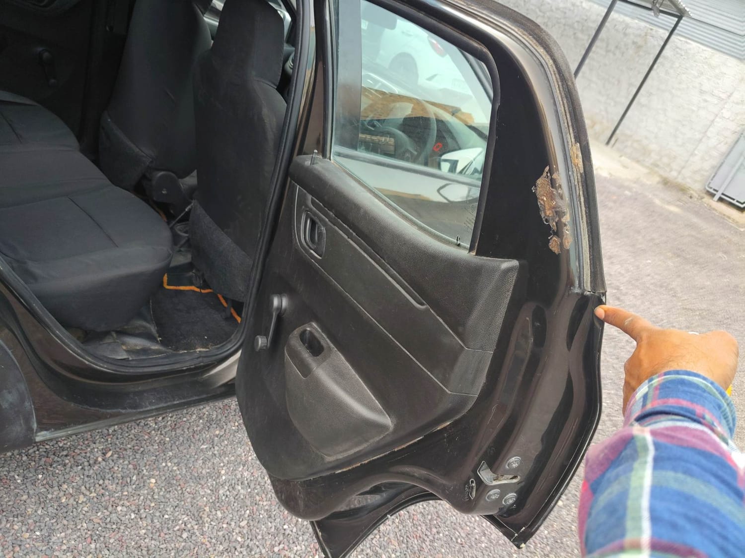 Used 2017 Renault Kwid 1.0 RXT Petrol Manual interior RIGHT REAR DOOR OPEN VIEW