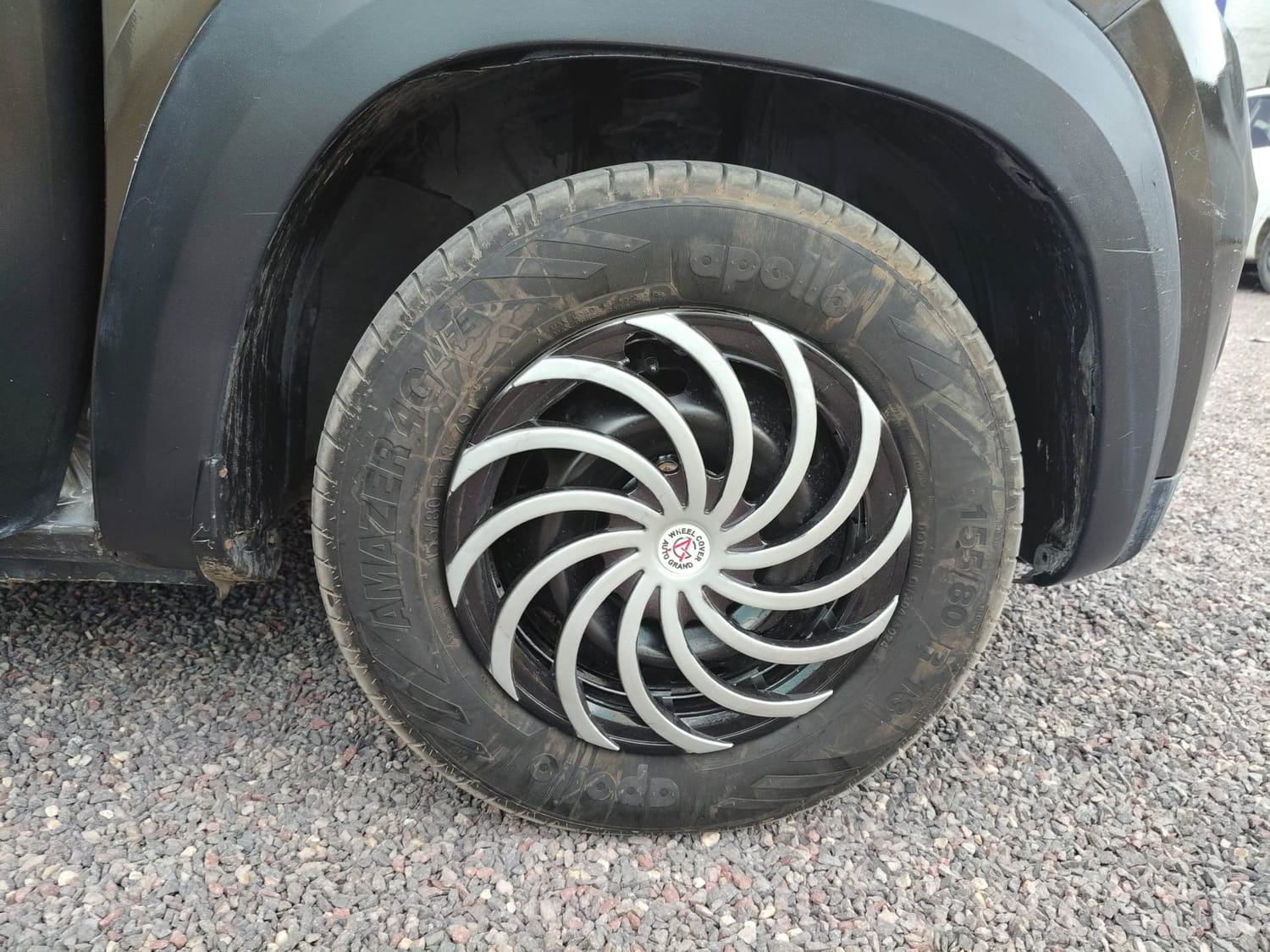 Used 2017 Renault Kwid 1.0 RXT Petrol Manual tyres RIGHT FRONT TYRE RIM VIEW