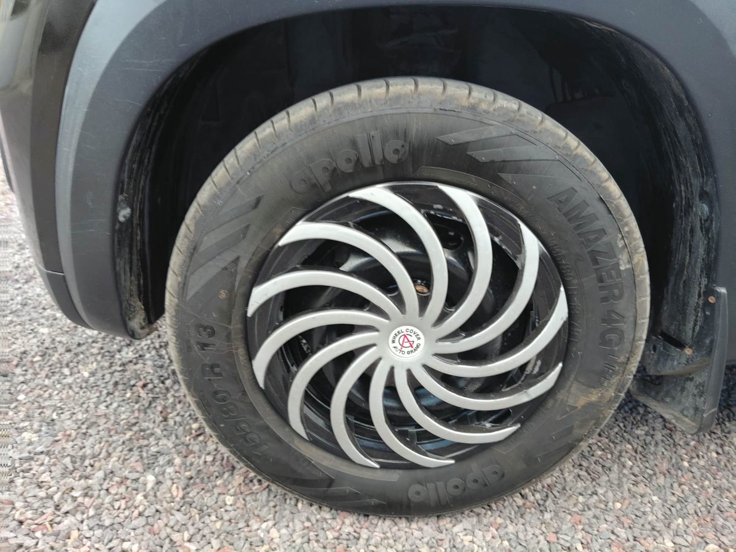 Used 2017 Renault Kwid 1.0 RXT Petrol Manual tyres LEFT FRONT TYRE RIM VIEW